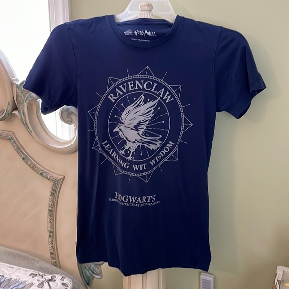 EUC - Harry Potter T- Shirt - Size S - Picture 3 of 10